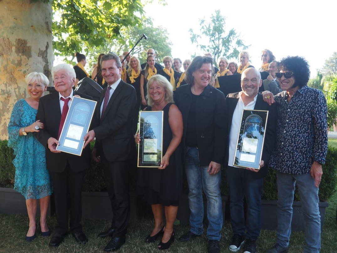 Bei der Award-Verleihung: Gotthilf Fischer (2. von links) mit Stargästen wie EU-Kommissar Günther Oettinger in Ludwigsburg