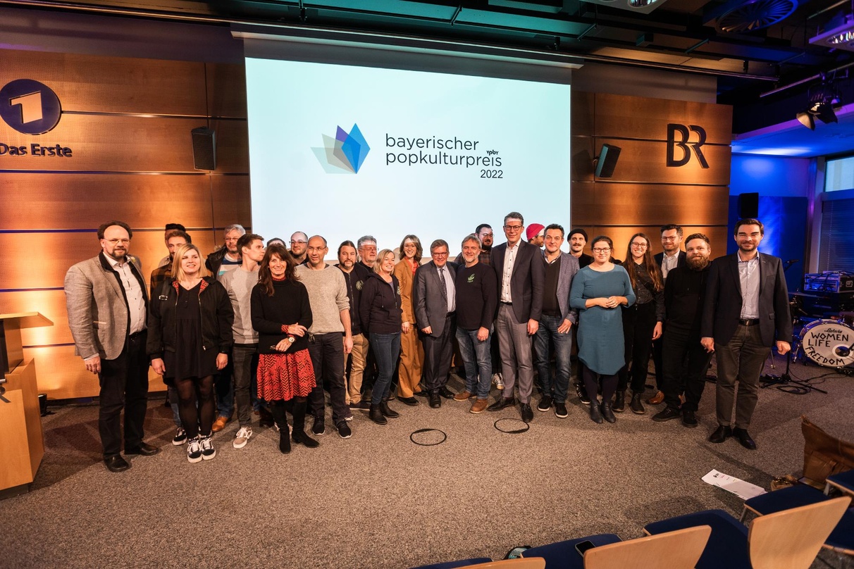 Mit dem Bayerischen Popkulturpreis 2022 ausgezeichnet: Ralf Duggen, sowie die Teams von Modular, Stattbahnhof Schweinfurt, Der Krater bebt und Ab geht die Luzi!