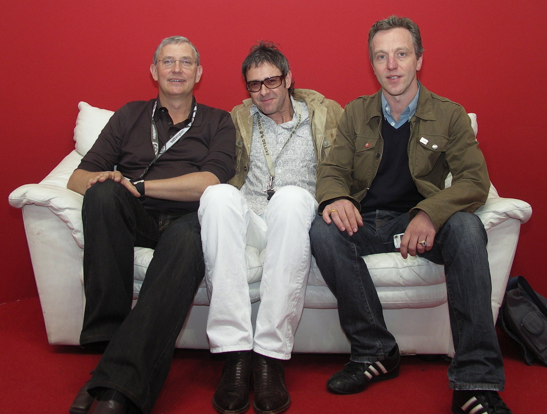 Besiegelten auf der MusikWoche-Couch ihre Zusammenarbeit (v.l.n.r.): Kurt Thielen, Martin Unger und MoS-Chef Konny von Löhneysen
