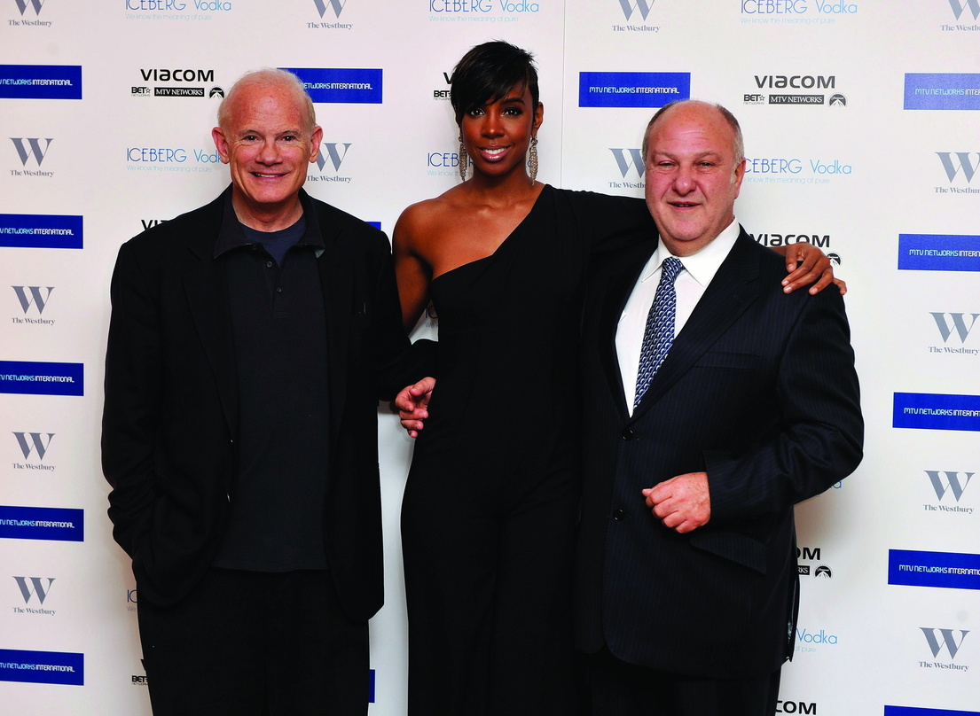 Sagten Farewell (v.l.n.r.): Bill Roedy, Kelly Rowland und Harvey Goldsmith beim Staying Alive Foundation Dinner am 27. Januar in London^^
Gareth Cattermole/Getty Images^^