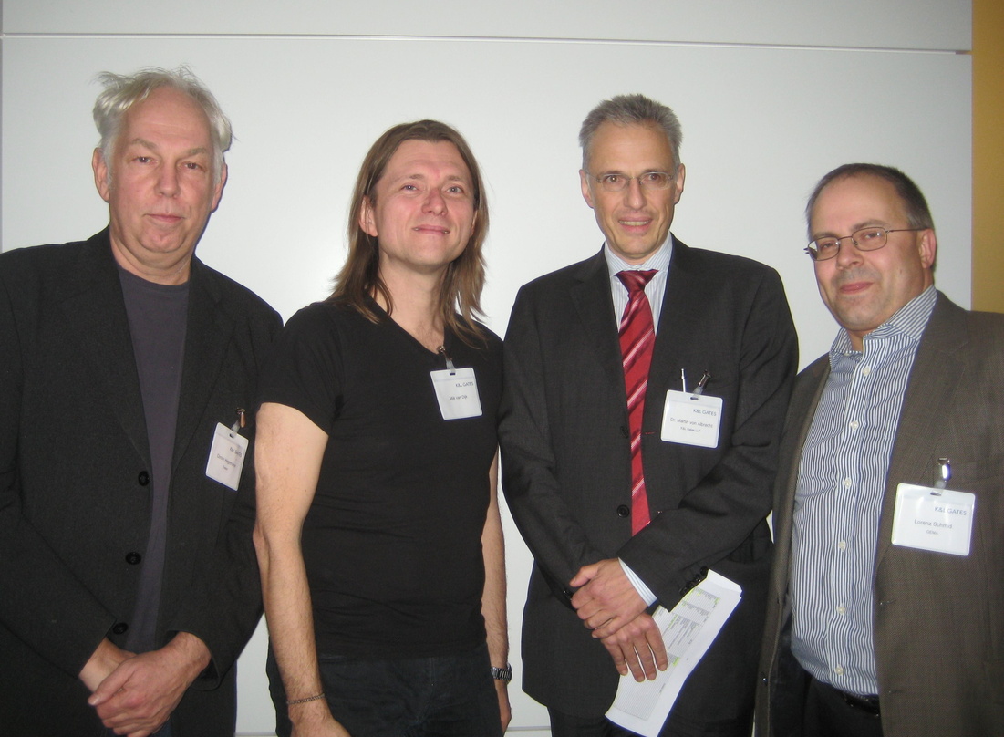 Bezogen im Tarifstreit zwischen GEMA und Veranstaltern Position (von links): Dimitri Hegemann (Tresor), der DJ und Musikproduzent Mijk van Dijk, Dr. Martin von Albrecht (K&L Gates) und Lor...