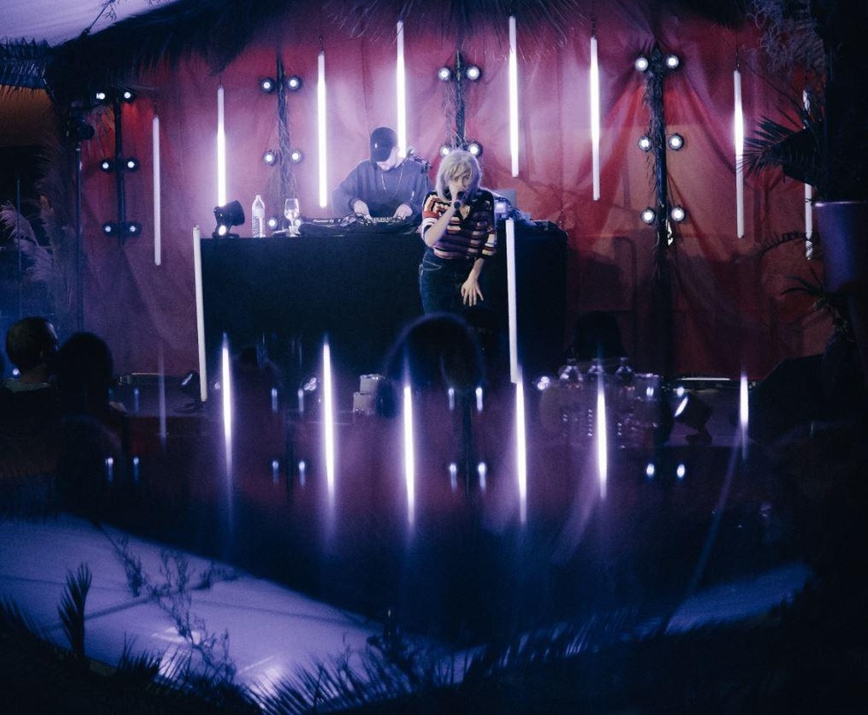 Spielte im Innenhof des Lucky Who: Haiyti mit DJ und Produzent AsadJohn