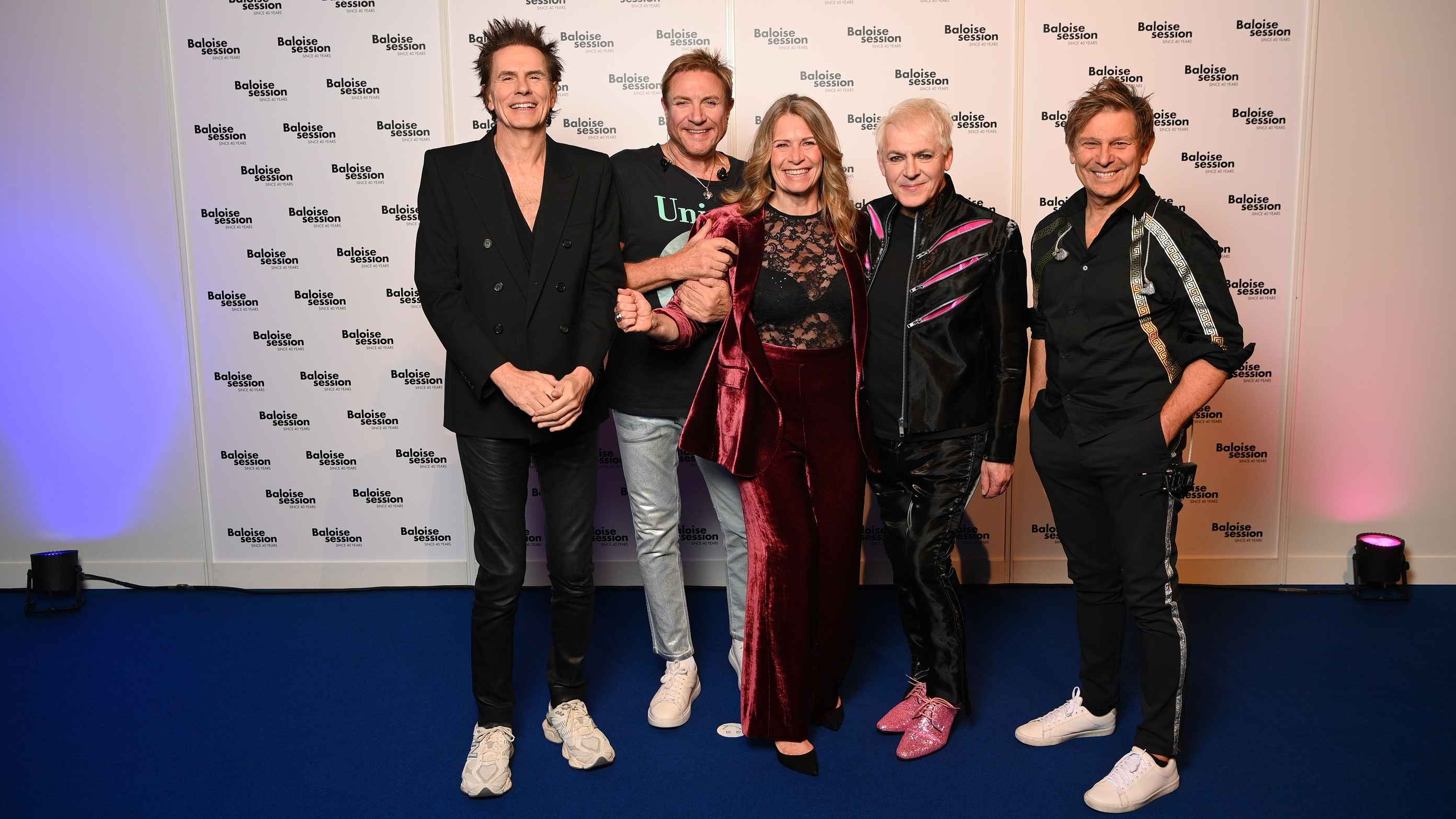 77bba103 9563 4aa3 82ca d5d44dd8686c Vor dem Konzert von Duran Duran bei der 40. Baloise Session 2025 (von links): John Taylor, Simon LeBon (beide Duran Duran), Beatrice Stirnimann (CEO Baloise Session), Nick Rhodes und Roger...