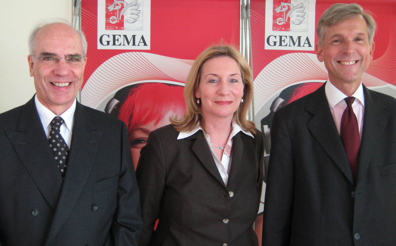 Keine Trendwende in Sicht (v.l.n.r.): Vorstandsmitglied Rainer Hilpert, Maren Ruhfus (Leiterin des Berlin-Büros) und Harald Heker
