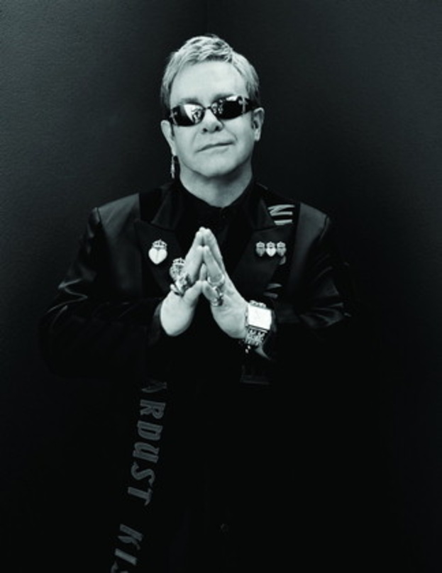 Darf nicht fehlen: Elton John, der in UK einst binnen einer Woche 3,4 Mio. Mal "Candle In The Wind" verkaufte