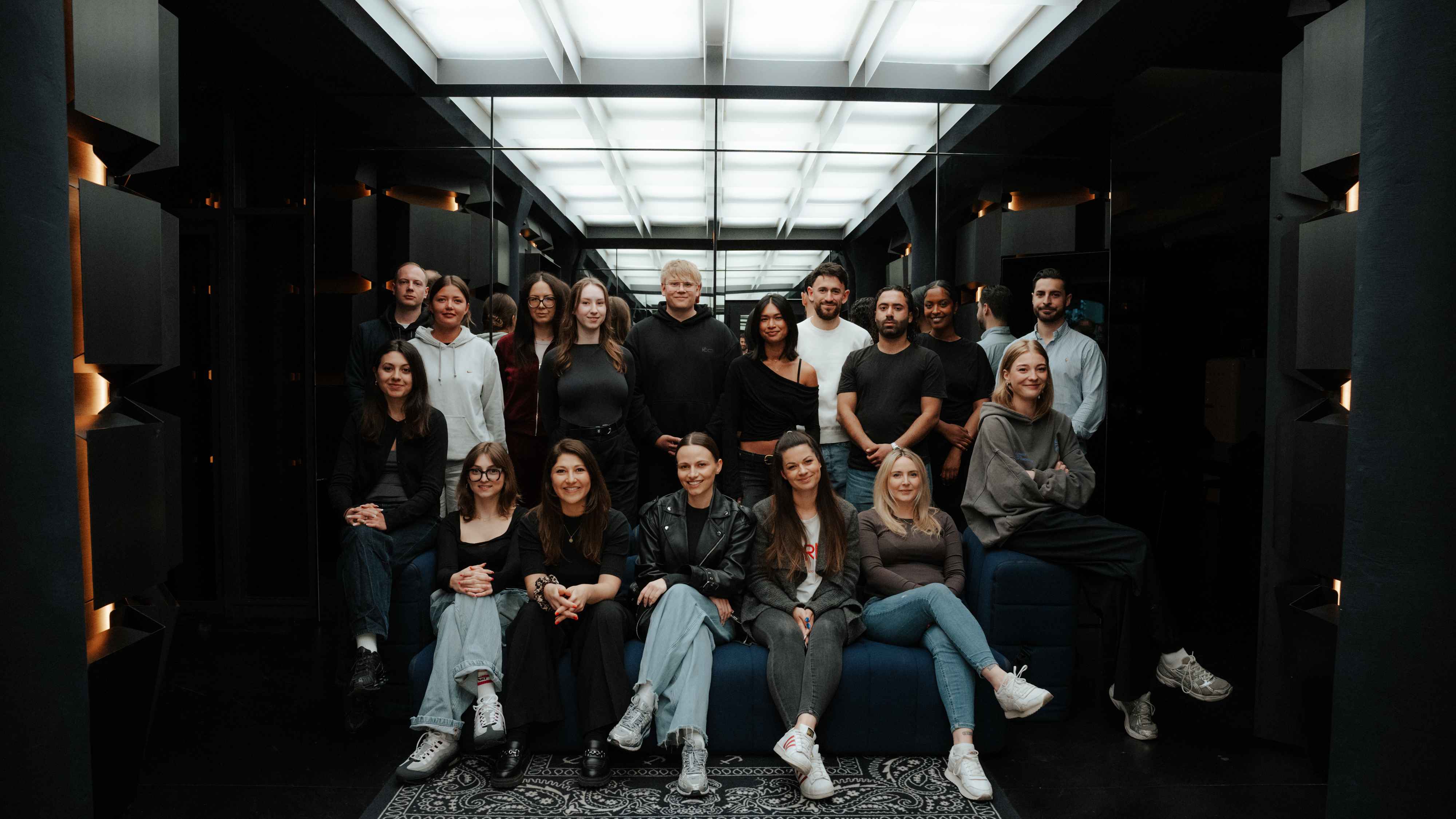 Das Team von TwoSides.
