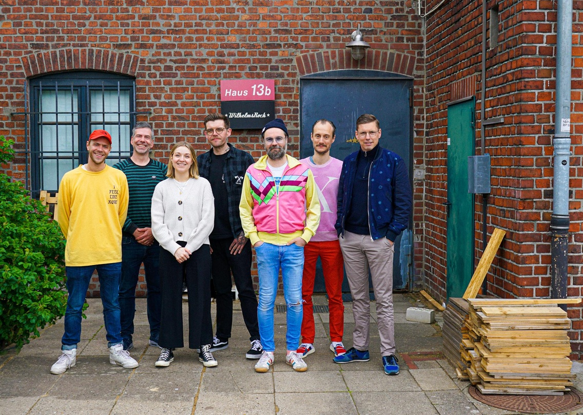 Neue Partner (von links): Alexander Kralisch (Believe), Florian "Böde" Böhlendorf (Management), Laura Josczok (Believe), Nicholas Müller (Jupiter Jones), Sascha Eigner (Jupiter Jones & Man...
