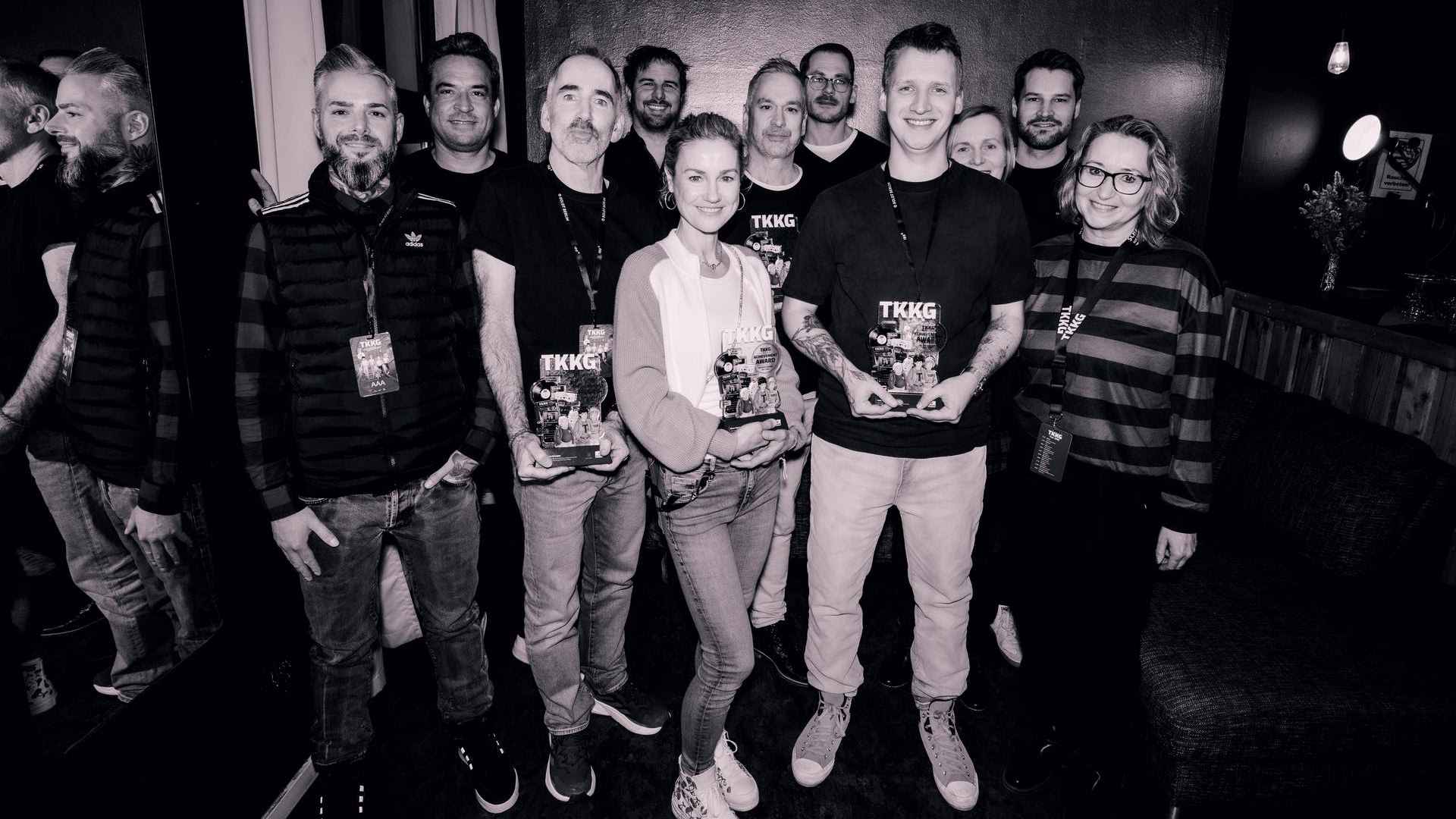 Kamen bei der Premiere in Berlin zusammen (von links): Jan Comin (Project Manager Bucardo), Arndt Seelig (Vice President Family & Home Entertainment Sony Music), Sascha Draeger (Sprecher T...