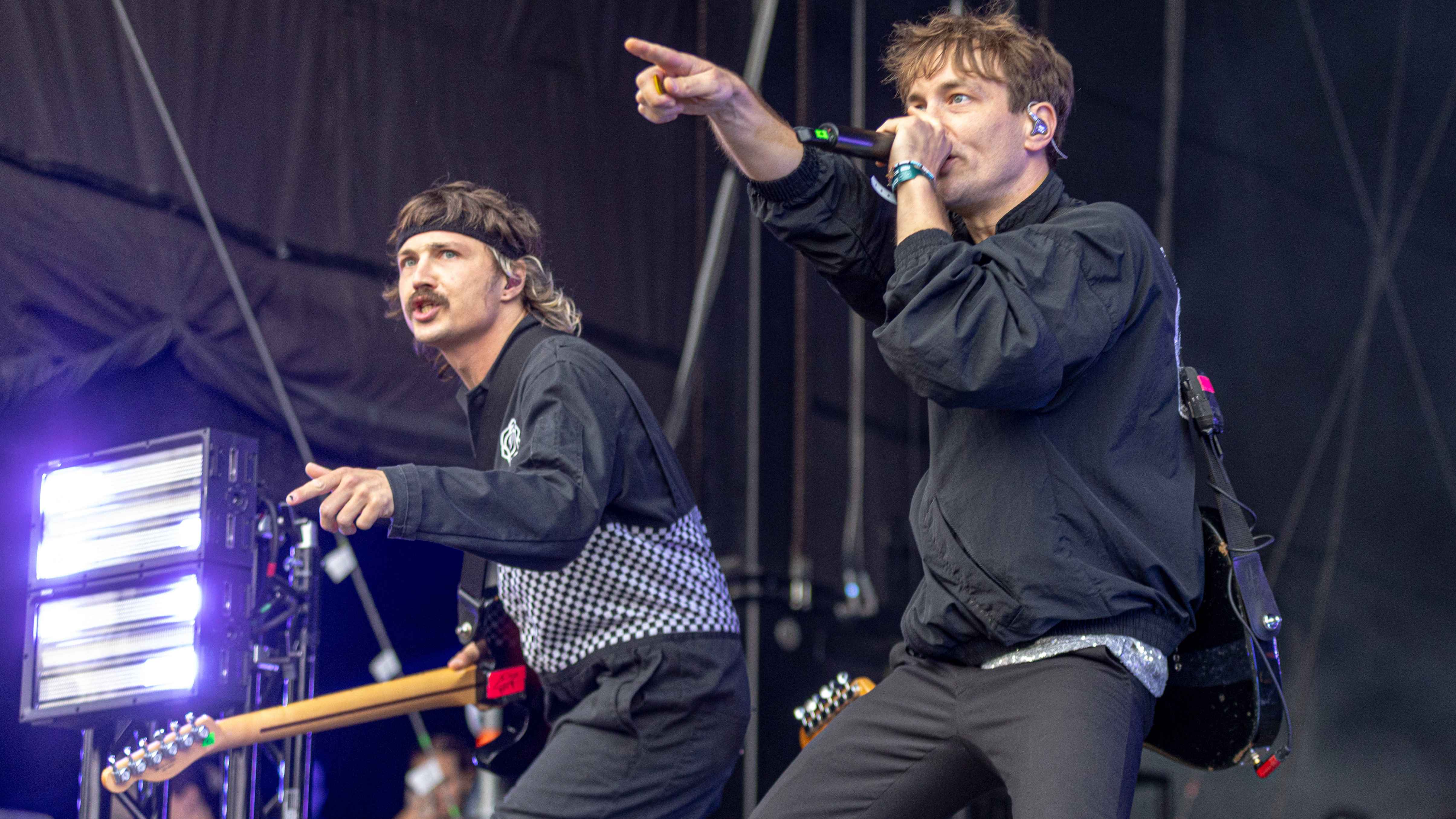 Triit bei Nürnberg Pop auf: die Münchner Band Blackout Problems, hier beim Green Juice Festival in Bonn Vilich 2025..