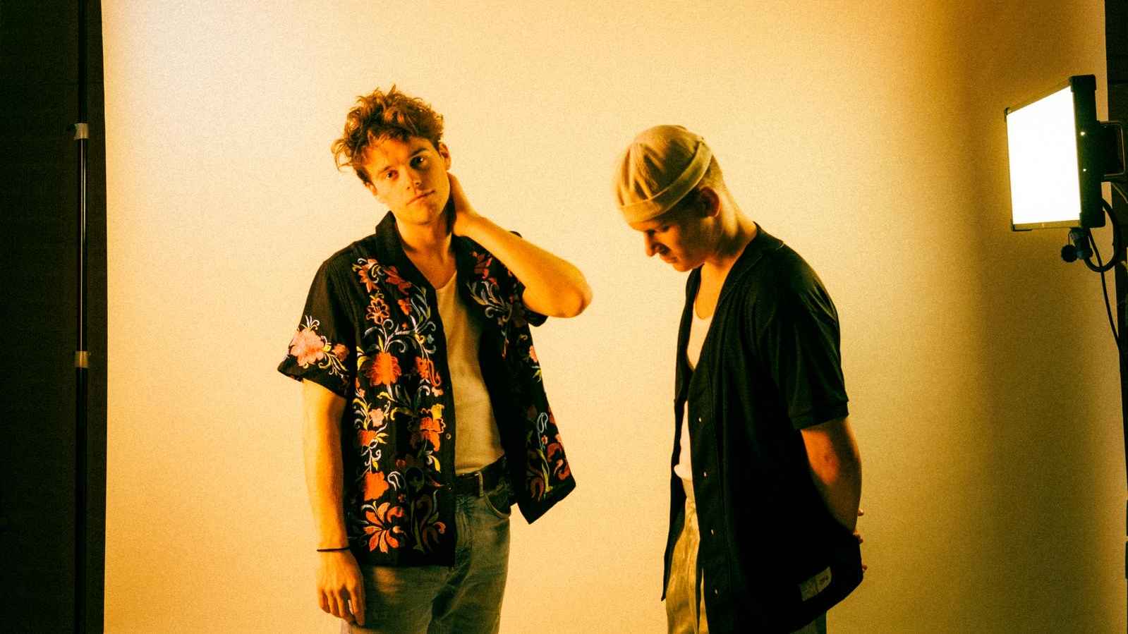 Sind als Open Rim musikalisch aktiv und gründeten ihre eigene Bookingagentur: Open Rim mit Noah Dröge (links) und Christian Egermann.