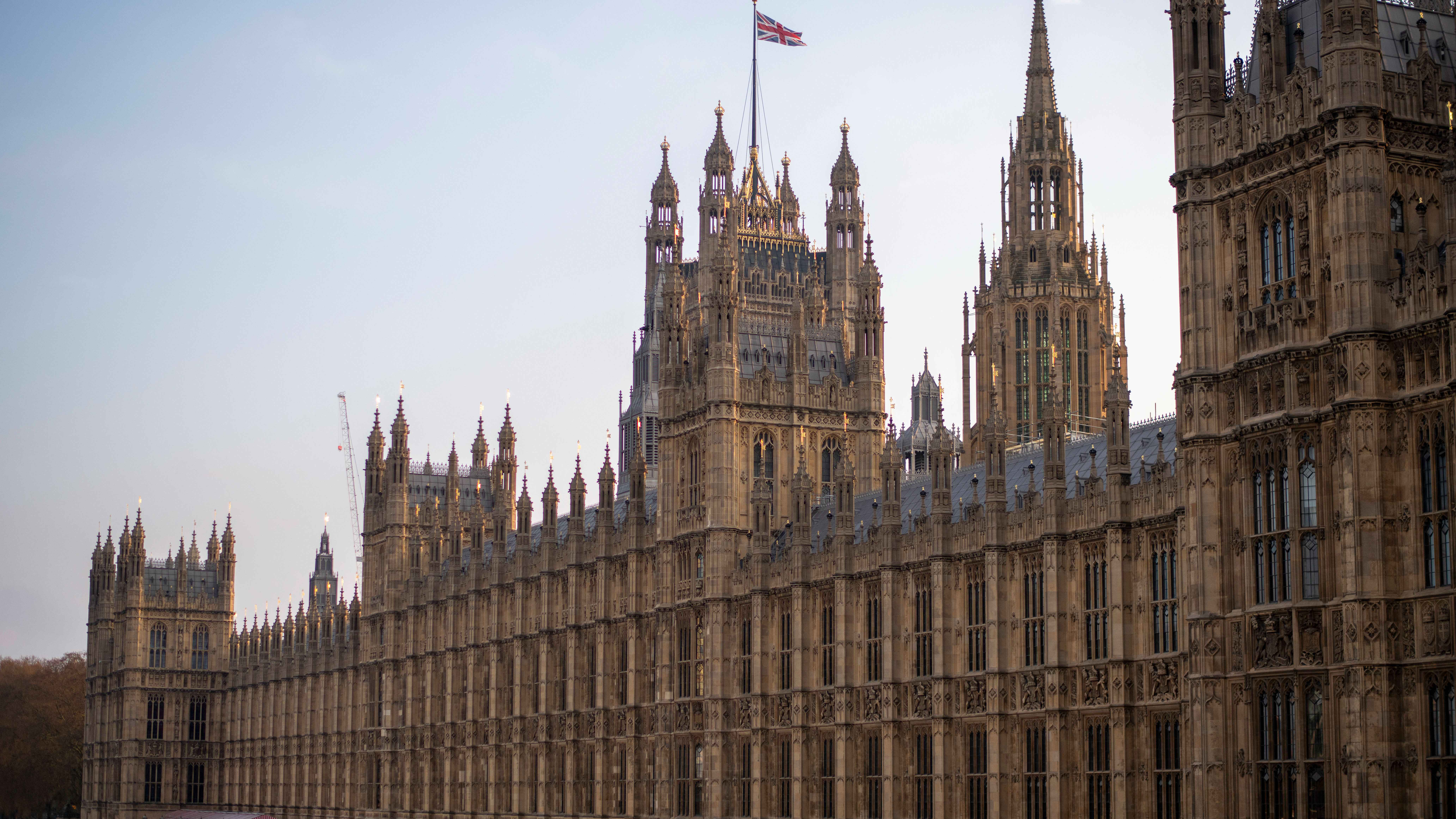 Stimme mit 145 zu 126 Stimmen für die Vorschläge von Baroness Beeban Kidron: das House of Lords.