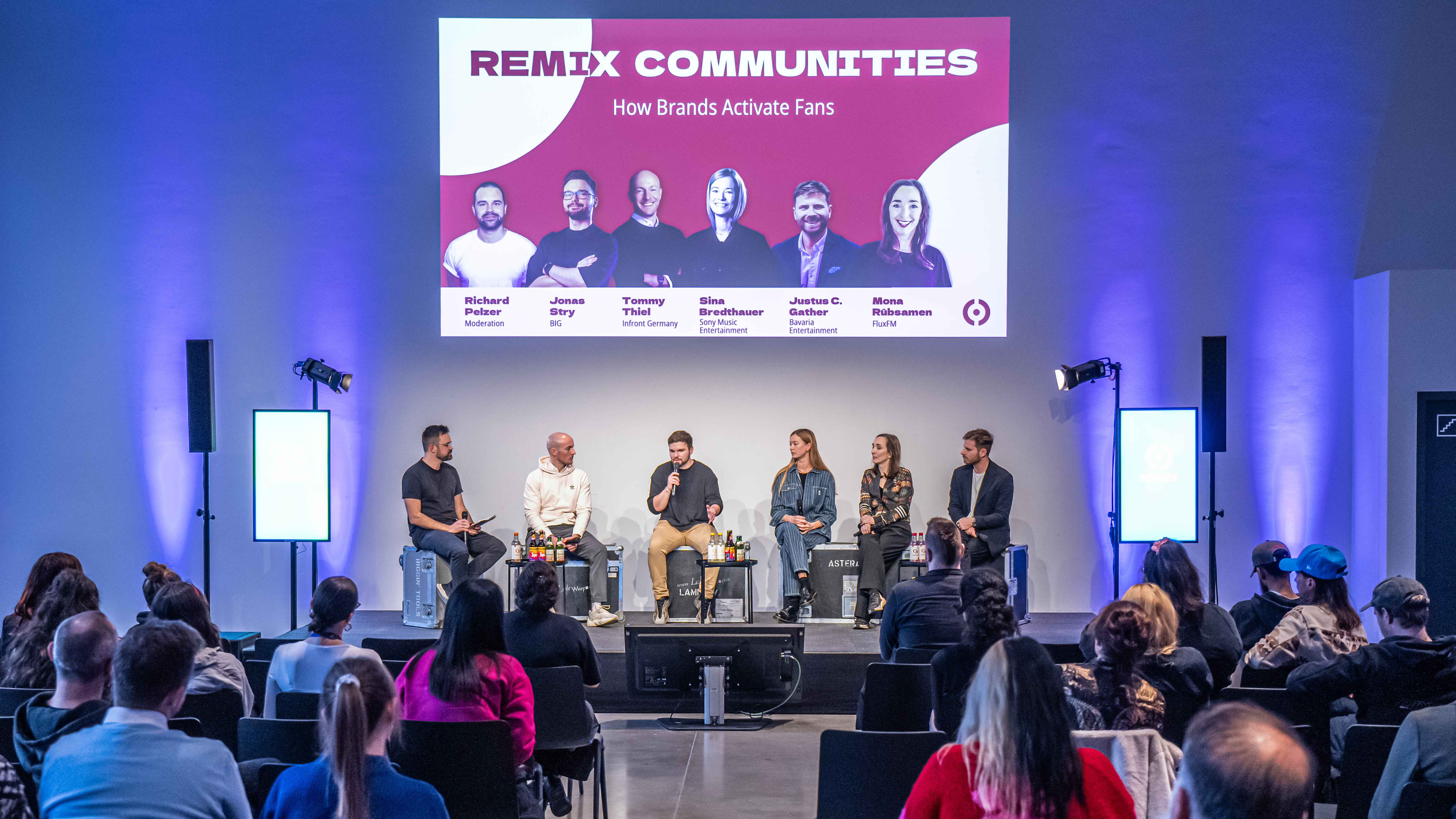 Sprachen unter anderem über das notwendige Feingefühl bei Brand-Deals (von links): Moderator Richard Pelzer, Tommy Thiel (Infront Germany), Jonas Stry (BIG), Sina Bredthauer (Sony Music En...