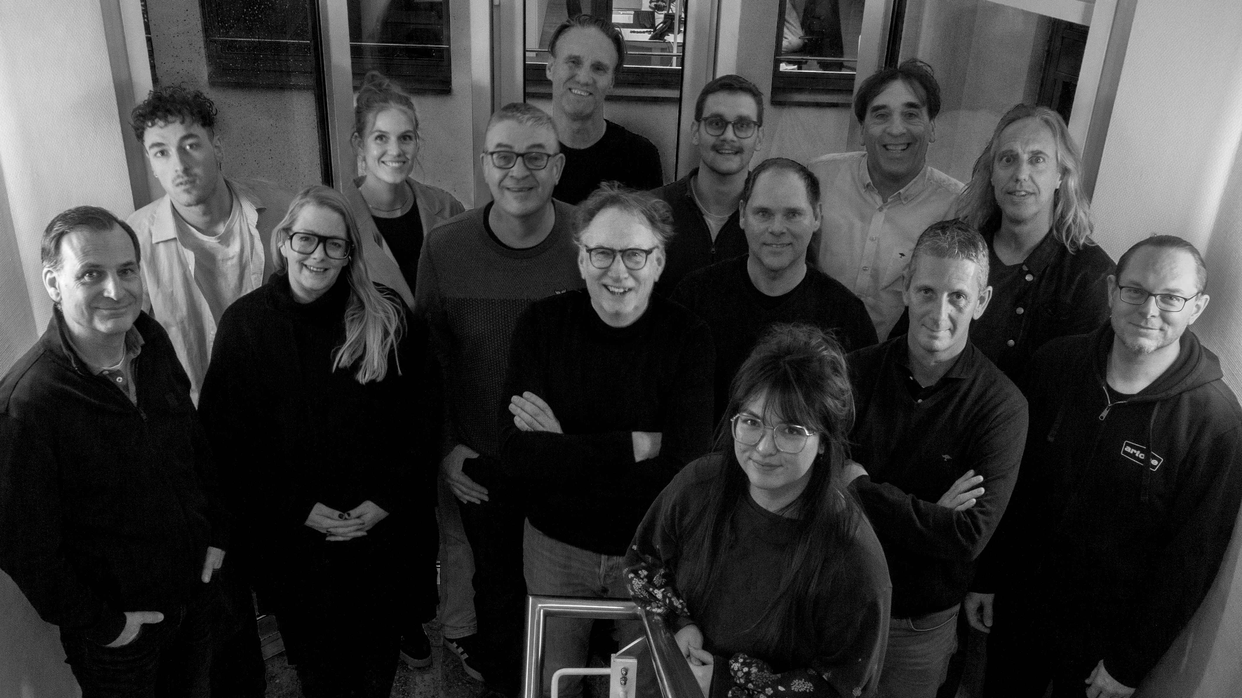 7aff8144 ccd7 492f 8f19 ab5bfc8ac016 In einem Boot (von links): Christian Berghoff (Senior Label- und Product Manager), Benedikt Gieling (Sales Assistant), Katja Michaelsen (Senior Account Manager), Jill Sanne (Sales Coordina...