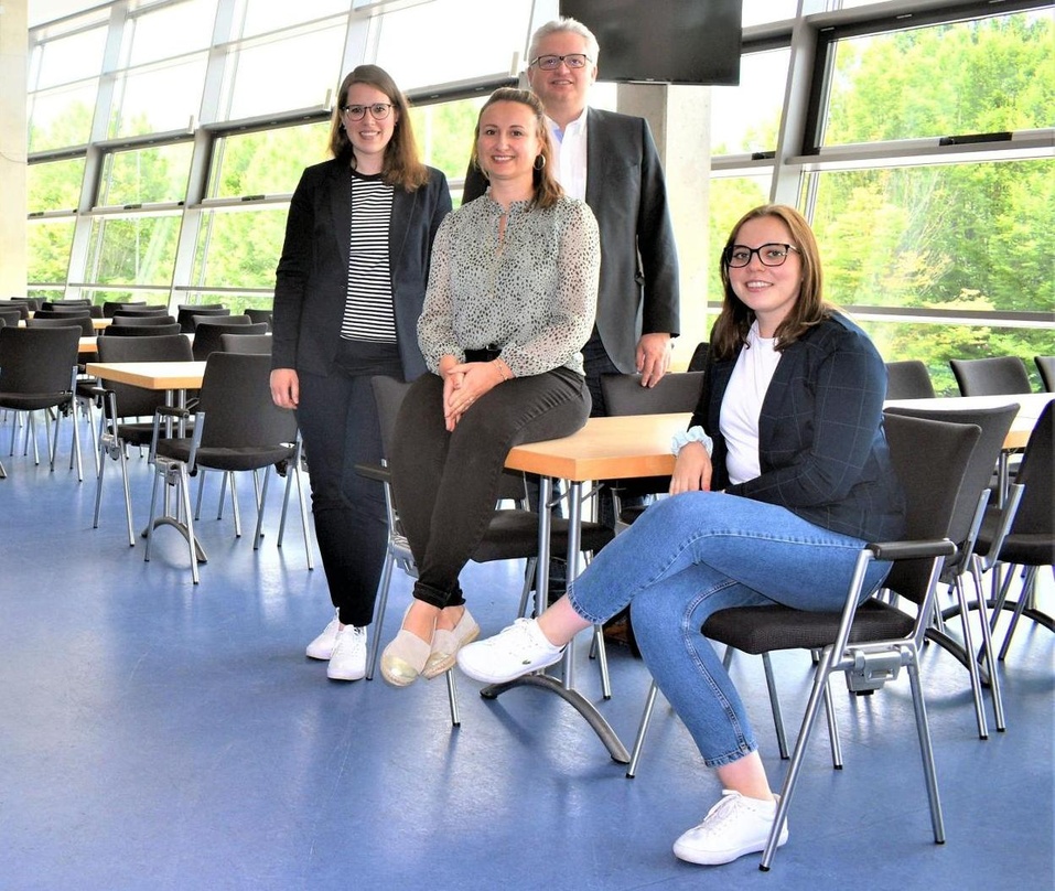 Nachhaltig (von links): Jana Thies, Kamilla Meyer-Ulex (Projektleiterinnen Nachhaltigkeit), Stephan Lemke (Geschäftsführer Stadthalle Braunschweig) und Verena Unden (Green Globe-Prüfungsko...