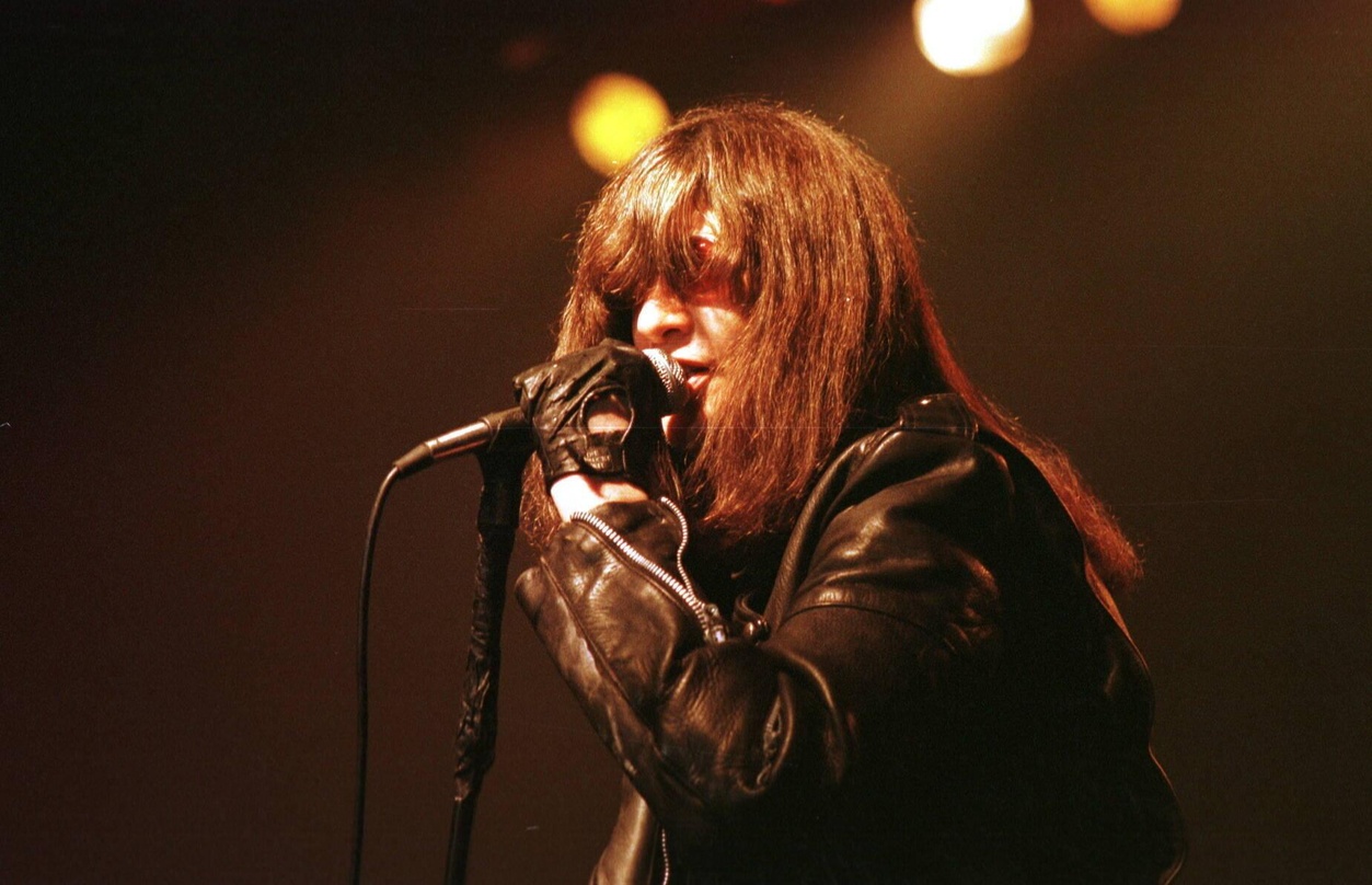 Wurde mit Mitteln von Primary Wave und Brookfield gekauft: die Verlagsrechte von Joey Ramone, hier ein Foto von 1996