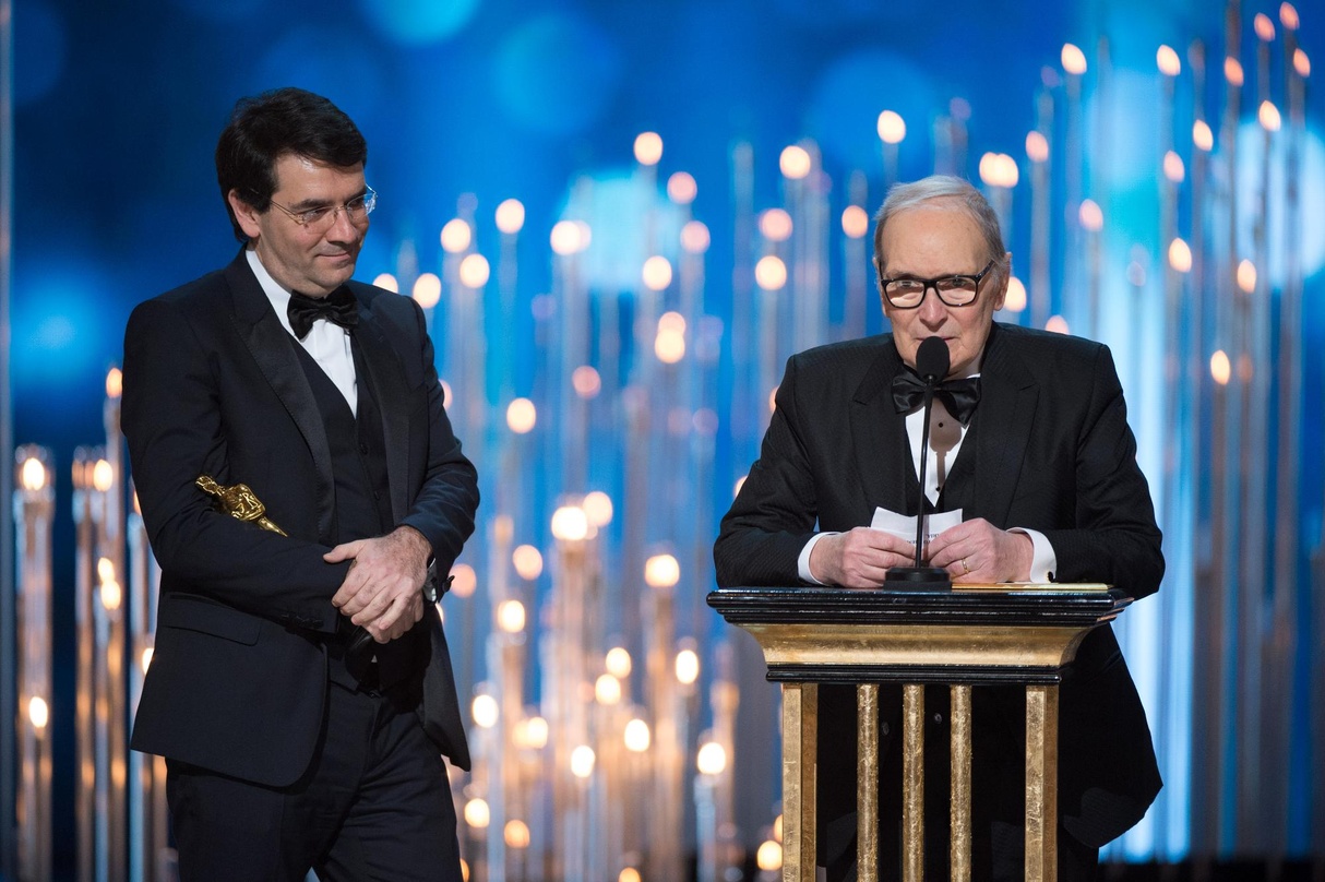 7ba99c0df53c50beab4058725bd651bc801a229337197790bb19ac7c62ef0db9 Zum ersten Mal mit einem Oscar ausgezeichnet: Ennio Morricone erhielt den Preis für die Musik zu "The Hateful 8"