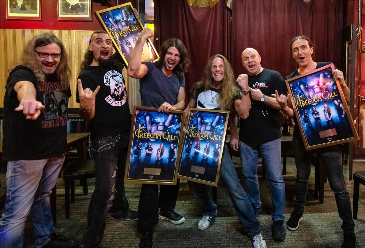 Feierten das 20-jährige Bestehen: die Band Freedom Call und Steamhammer
