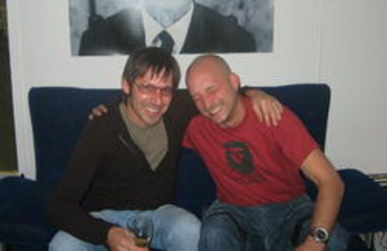 Feiern die Vertragsunterschrift: Eickemeyer (l.) und Tomcraft