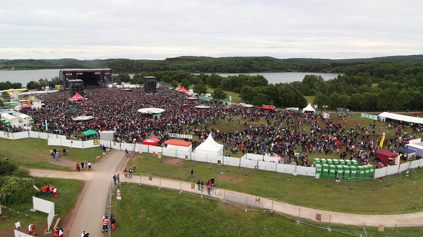 Stark bevölkert bei den Open Airs: das Areal am Bostalsee