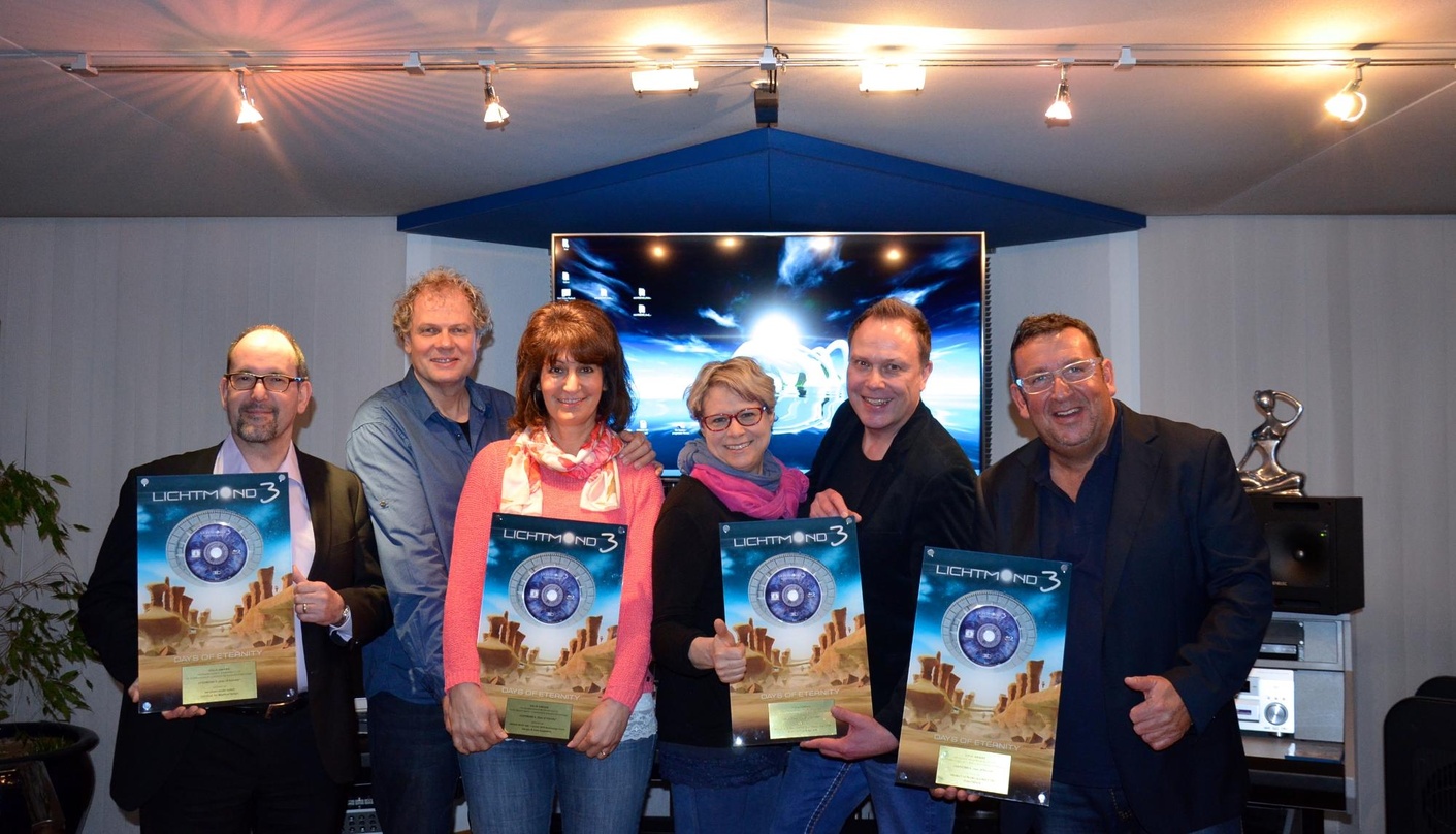 Bei der Awardübergabe trafen sich (von links): Manfred Gröger, Giorgio Koppehele, Suna Koppehele, Gabi Koppehele, Martin Koppehele und Oliver Helwig
