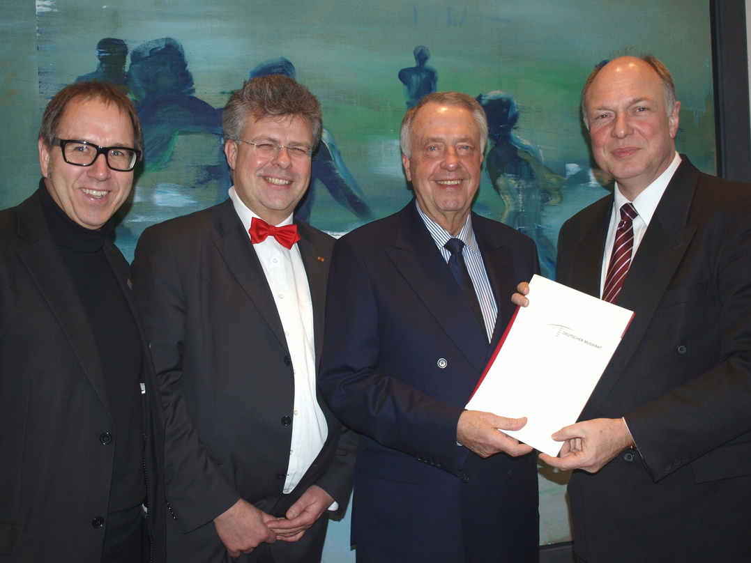 Wollen gemeinsam die Rechte von Urhebern stärken (v.l.n.r.): Prof. Udo Dahmen, Christian Höppner, Bernd Neumann, Prof. Martin Maria Krüger
