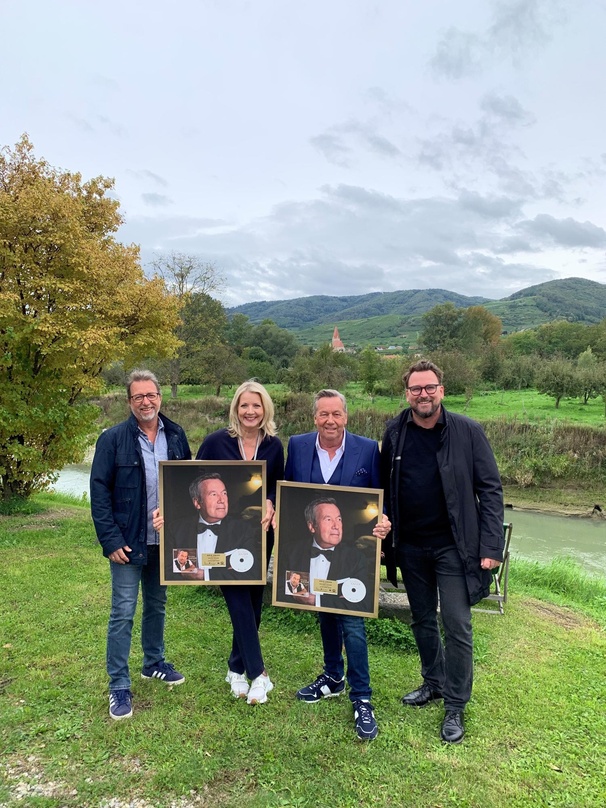 Gruppenbild mit Gold (von links): Peter Schilling, Silvia Kaiser, Roland Kaiser und Dietmar Lienbacher