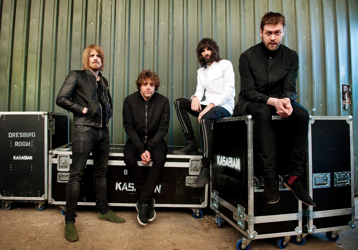Zelebrieren ihr viertes Numer-eins-Album: Kasabian
