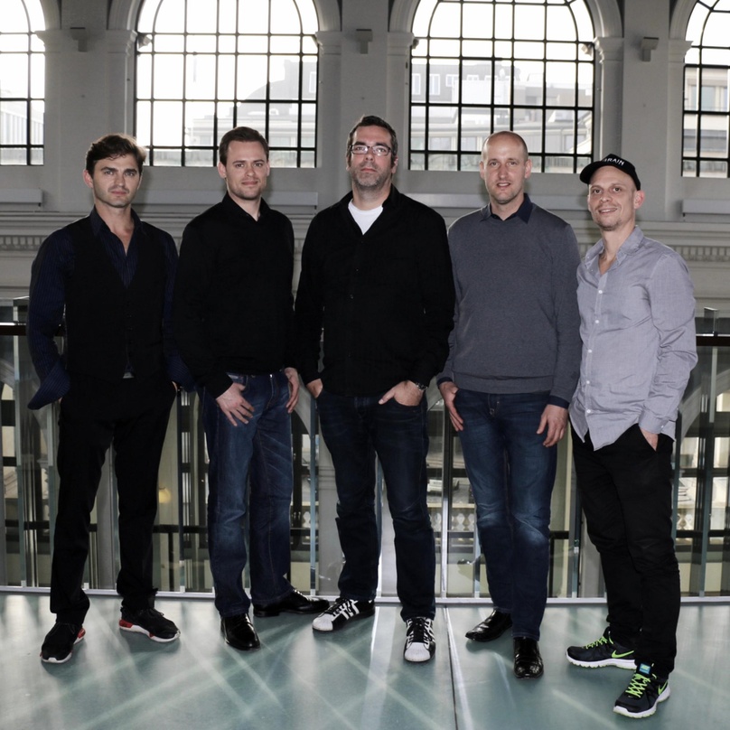Trafen sich beim Kick-Off Termin in der Handelskammer Hamburg (von links): Lenn Kudrjawizki (Head of Berlin Show Orchestra/Legrain Productions), Philip Rieneck (Sponsors Verlag), Talent-Bu...