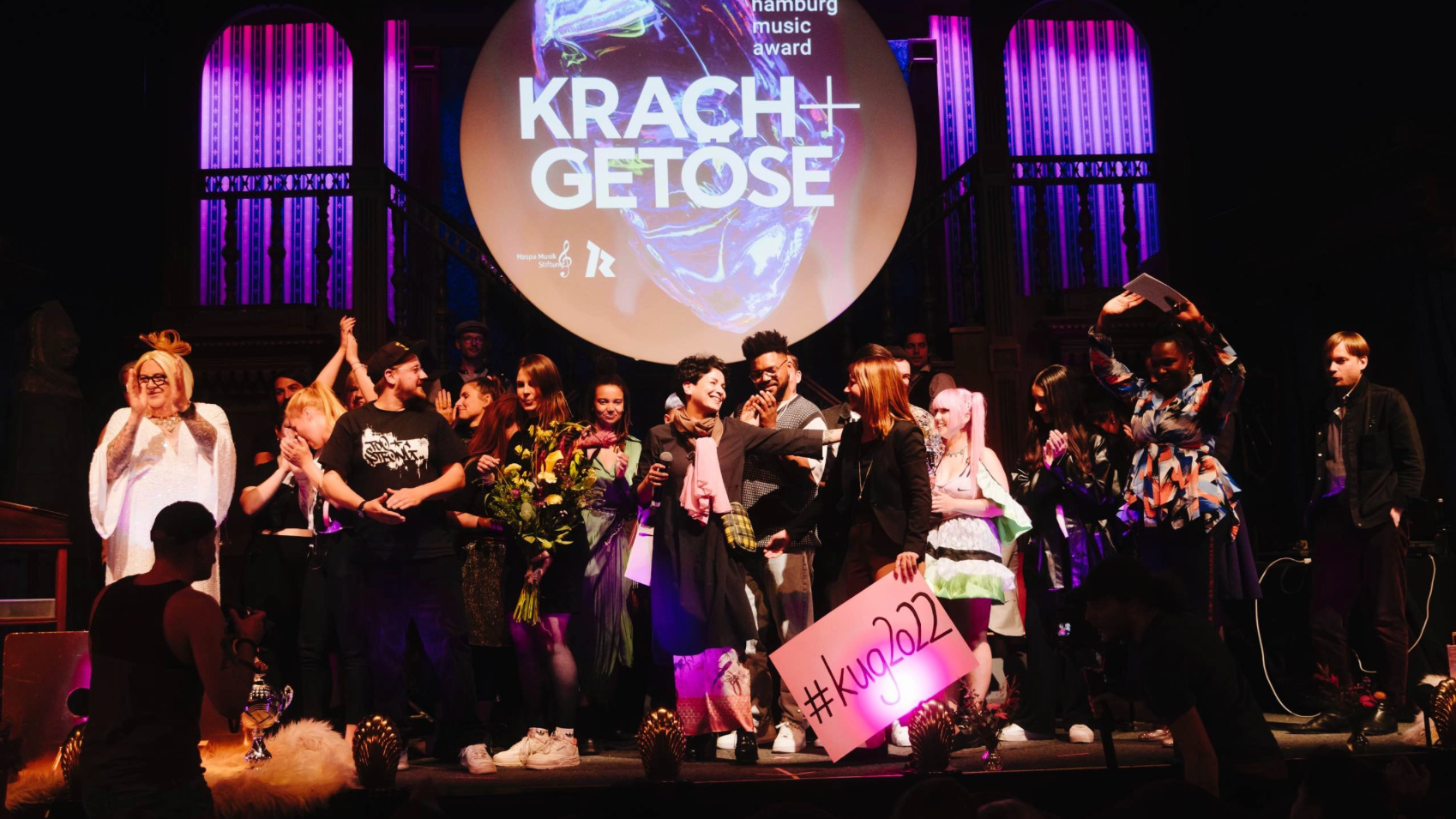 Geht 2024 als abendliche Award Show mit Publikum ins dritte Jahr: die Verleihung des Hamburger Musikpreises Krach + Getöse, hier bei der Premiere des aufgebohrten Formats im Jahr 2022 im I...