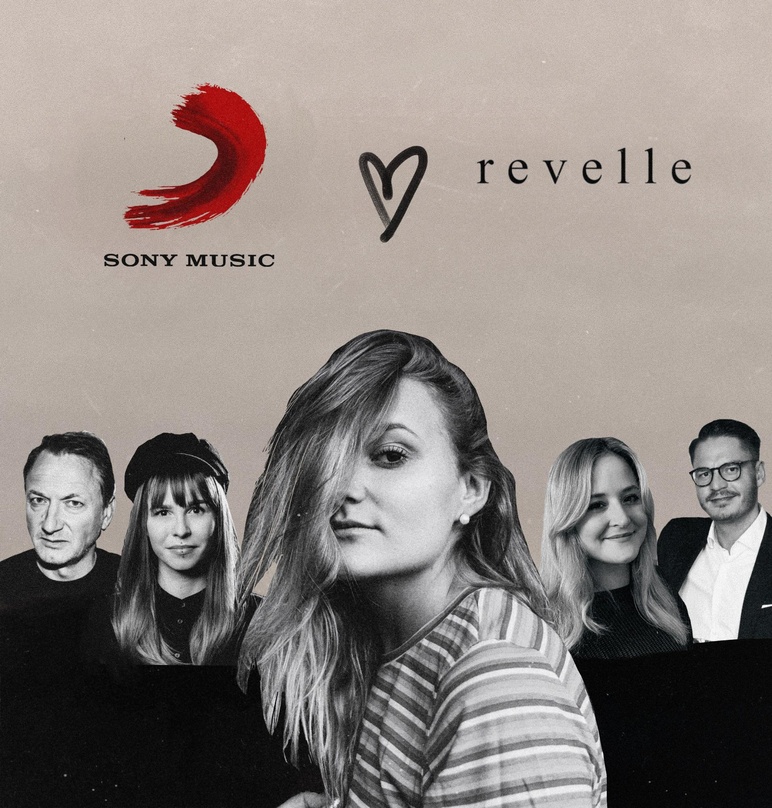 Machen gemeinsame Sache (von links): Markus Hartmann und Laura Kneip (beide Sony Music), revelle, Caja Engel und Nicolas Gundel (beide Fette Beute Management)