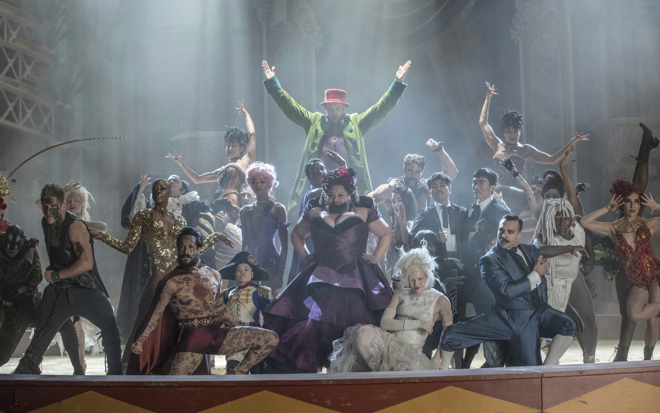 Lässt auch Panic! At The Disco nicht vorbei: das Ensemble von "The Greatest Showman" - hier ein Szenenfoto aus dem Kinofilm