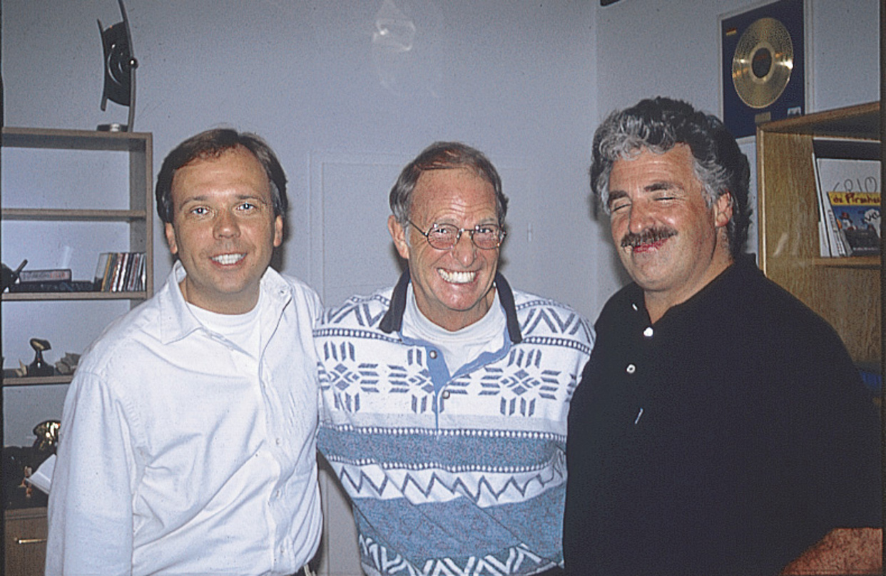 Ein Bild aus erfolgreichen Zeiten: Hansa-Gründer Peter Meisel (M.) im Jahr 1997 mit André Selleneit (l.), der nach einer Ausbildung bei den Meisel-Musikverlagen und der Übernahme der Gesch...