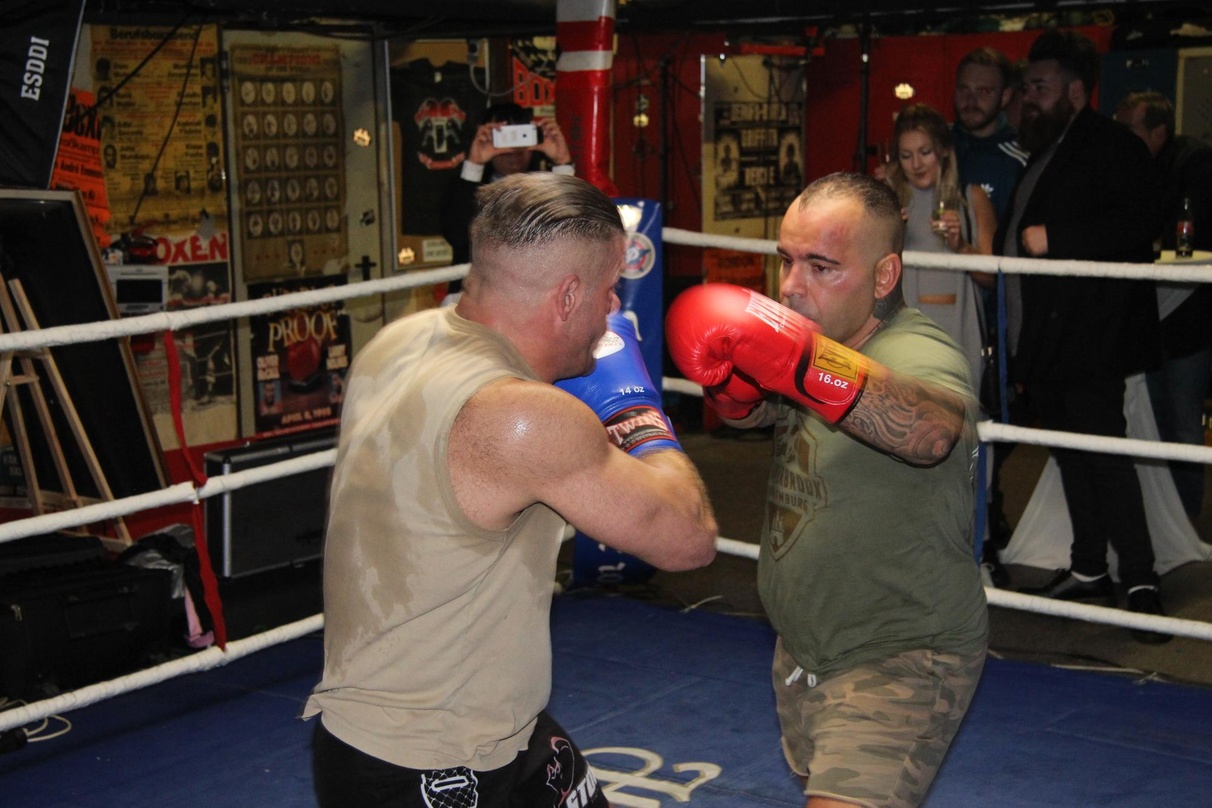 Es ging richtig zur Sache: Boxer bei der Fight Night von Warner/Chappell in der Ritze