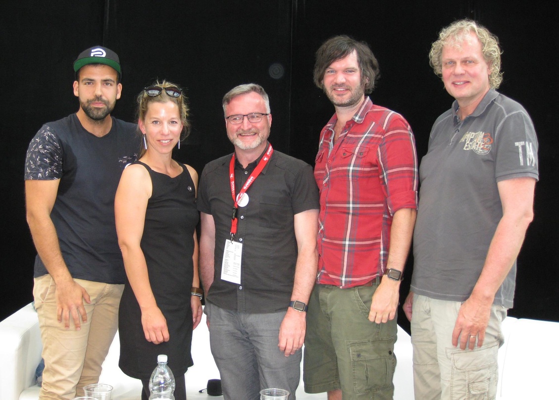 Diskutierten im Gasteig (von links): Patrick Niesler (RipCue Music), Jenny Kornmacher (Hamburger Kreativwirtschaft), Moderator Jürgen Enninger, Daniel Federauer (Sony Music) und Giorgio Ko...