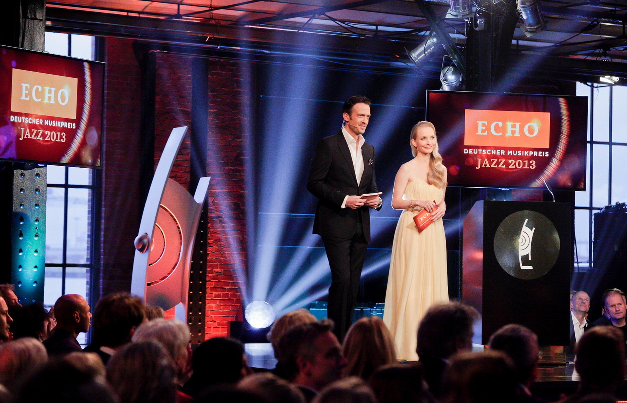 Moderierten den Echo Jazz 2013: Janin Reinhardt und Till Brönner