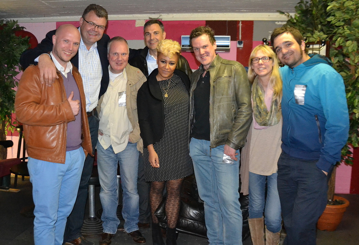 Konnten sich über zwei ausverkaufte Shows freuen: Emeli Sandé und EMI Music||Empfingen die Sängerin in Deutschland (v.l.n.r.): Jan Mehlhose (Head of Marketing EMI GSA), Wolfgang Hanebrink ...