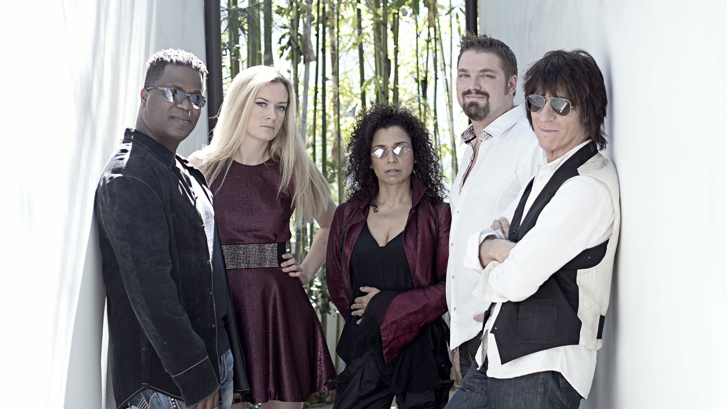 Treten viermal in Deutschland auf: Jeff Beck (rechts) und seine Band