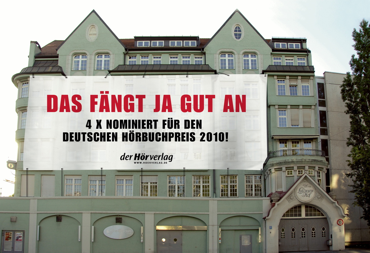 Um kreative Einfälle nie verlegen: Das Team des Hörverlags machte am Firmensitz in der Münchner Lindwurmstraße Eigenwerbung für seine Nominees für den Deutschen Hörbuchpreis