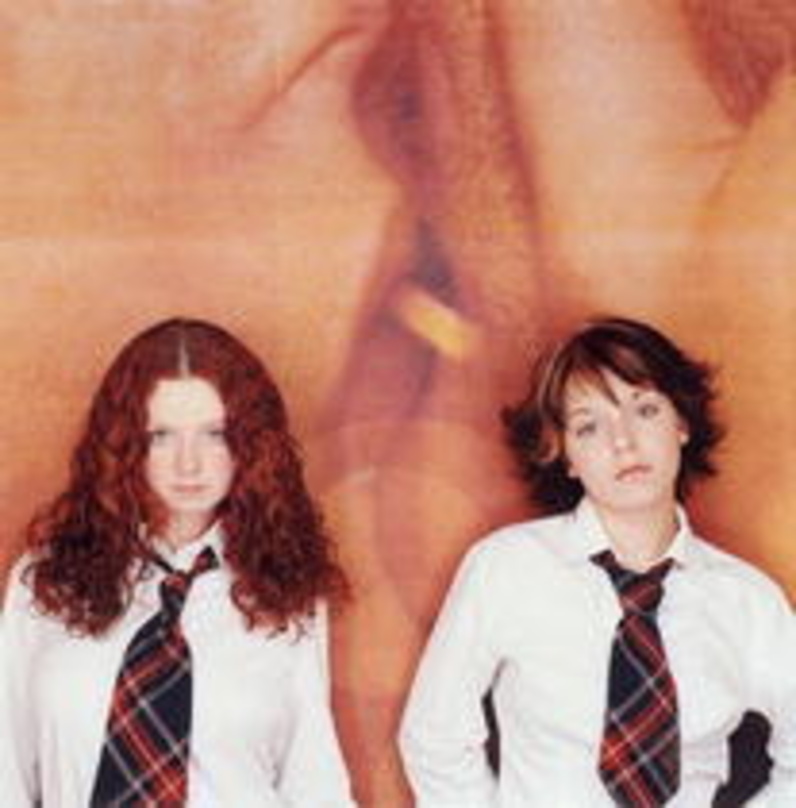 7fa068c0fb16dfbdb0c7abdd8d85eb773a5669eec1d557a5ce96659cd571b8ca Bauten Universals Vorsprung aus: T.A.T.U.