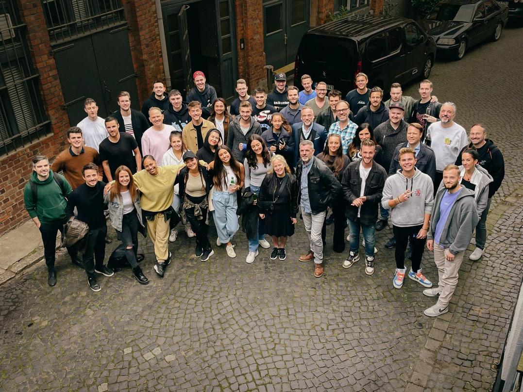 Trafen sich zum Songcamp in den Sheffield Studios: die Teams von Sheffield, Ultra und Roba mit ihren Songwritern und Produzenten
