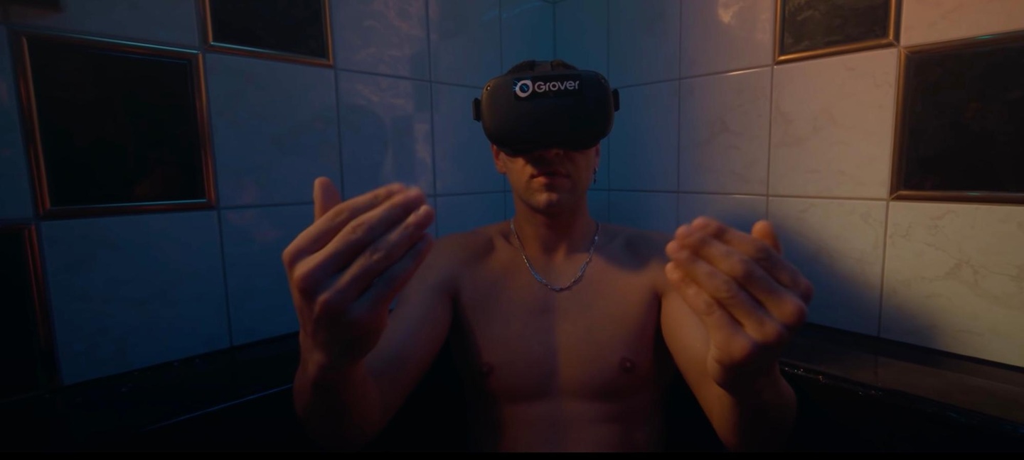 Teil einer Kampagne: ein Video von Apache 207 mit Produkteinblendungen