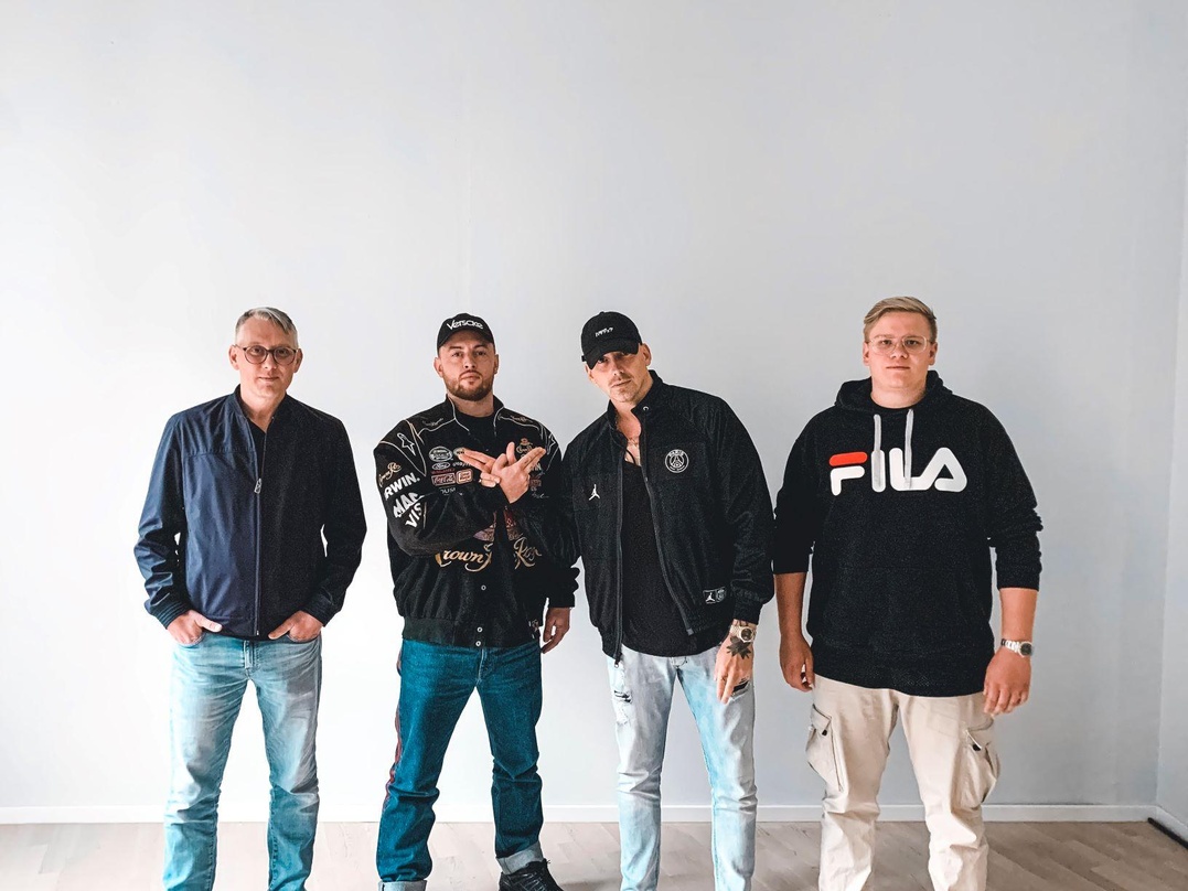 Arbeiten fortan Seite an Seite (von links) Ronny Boldt, Bausa, Raf Camora und Lukas Teuchner