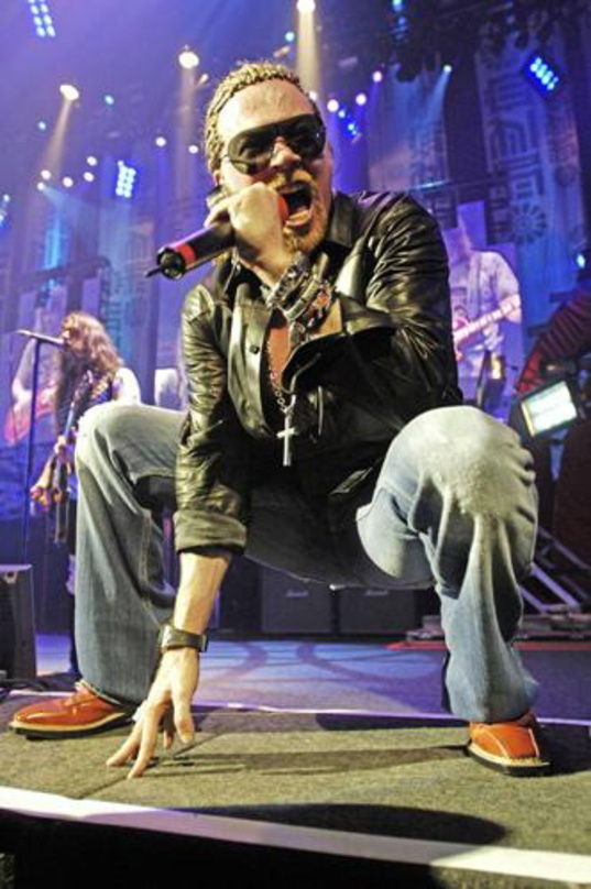 Veröffentlichen "Chinese Democracy" pünktlich zu Thanksgiving: Guns N' Roses