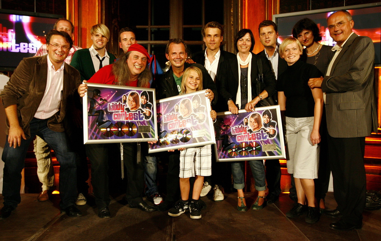 Feierten Dreifach-Platin: Sony und das "Kiddy Contest"-Team