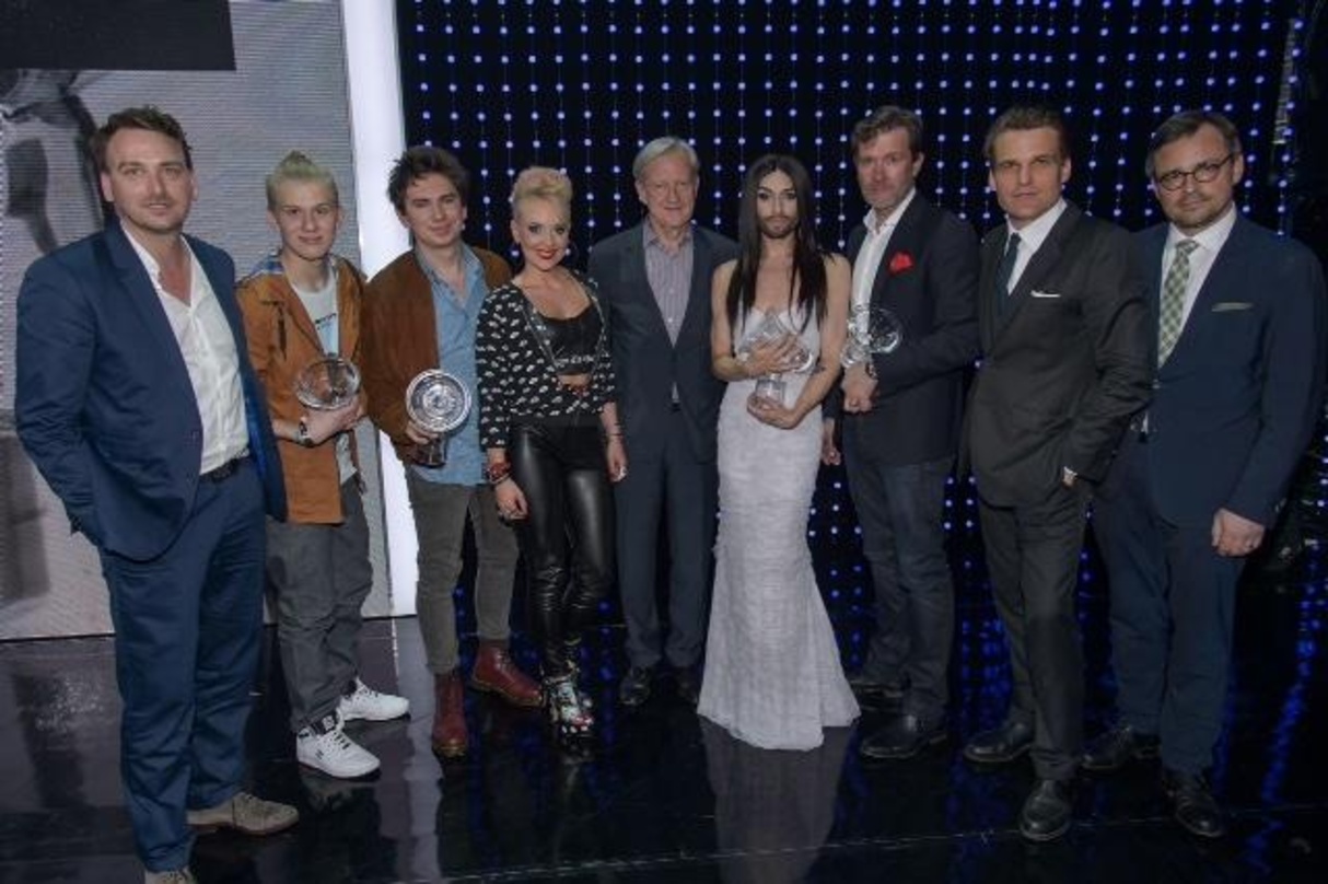 Bei der Aftershow Party im Volksgarten: Dietmar Lienbacher, Thorsteinn Einarsson, Julian LePlay, Hannah, Freddy Burger, Conchita Wurst, John Jürgens, Philip Ginthör und Philipp von Esebeck