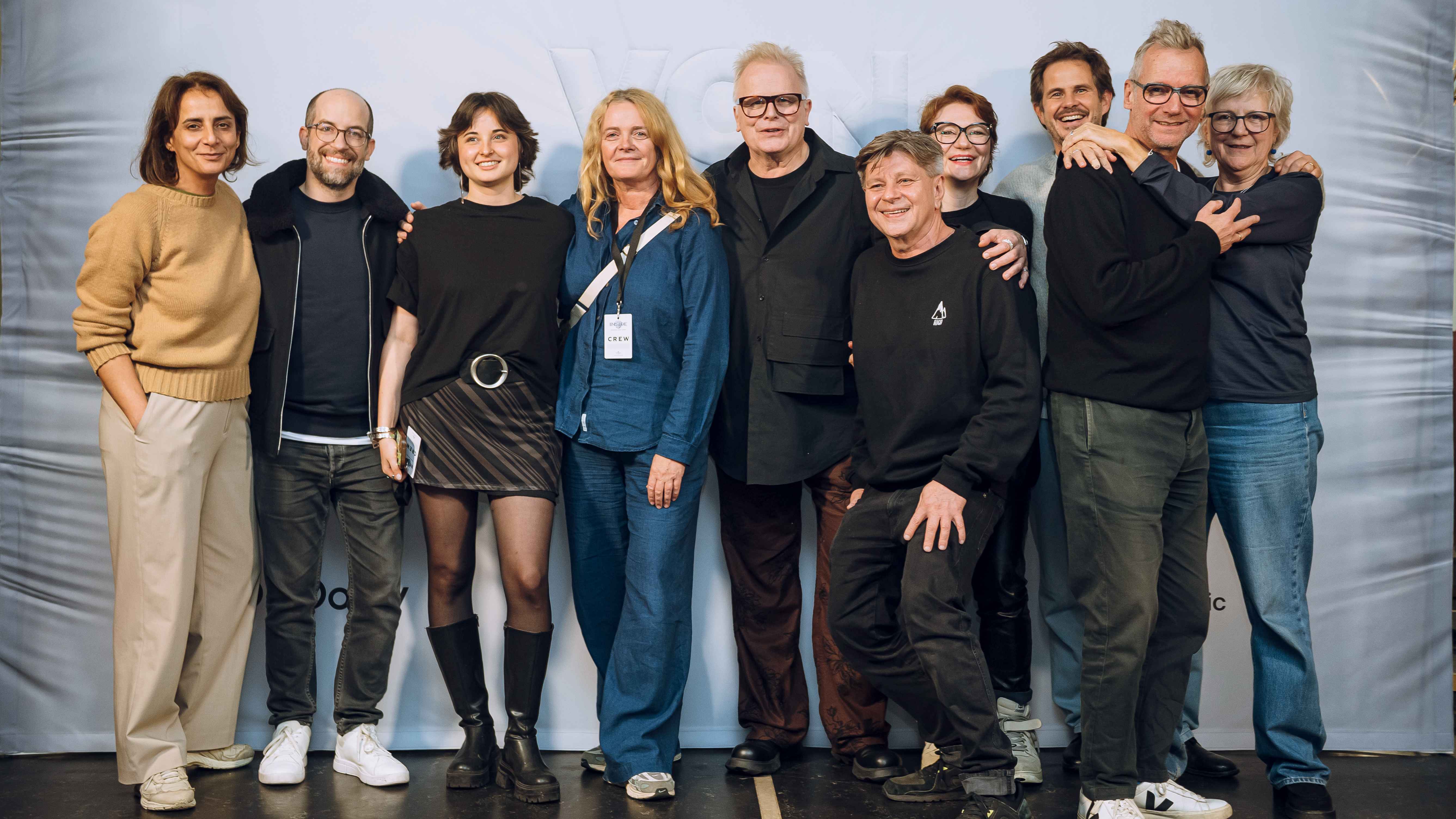 Posierten gemeinsam für ein Foto (von links): Nilgün Öz (Senior Director Corporate Social Responsibility & Events Services Universal Music), Christian Meine (Vice President VEC/Marketing),...