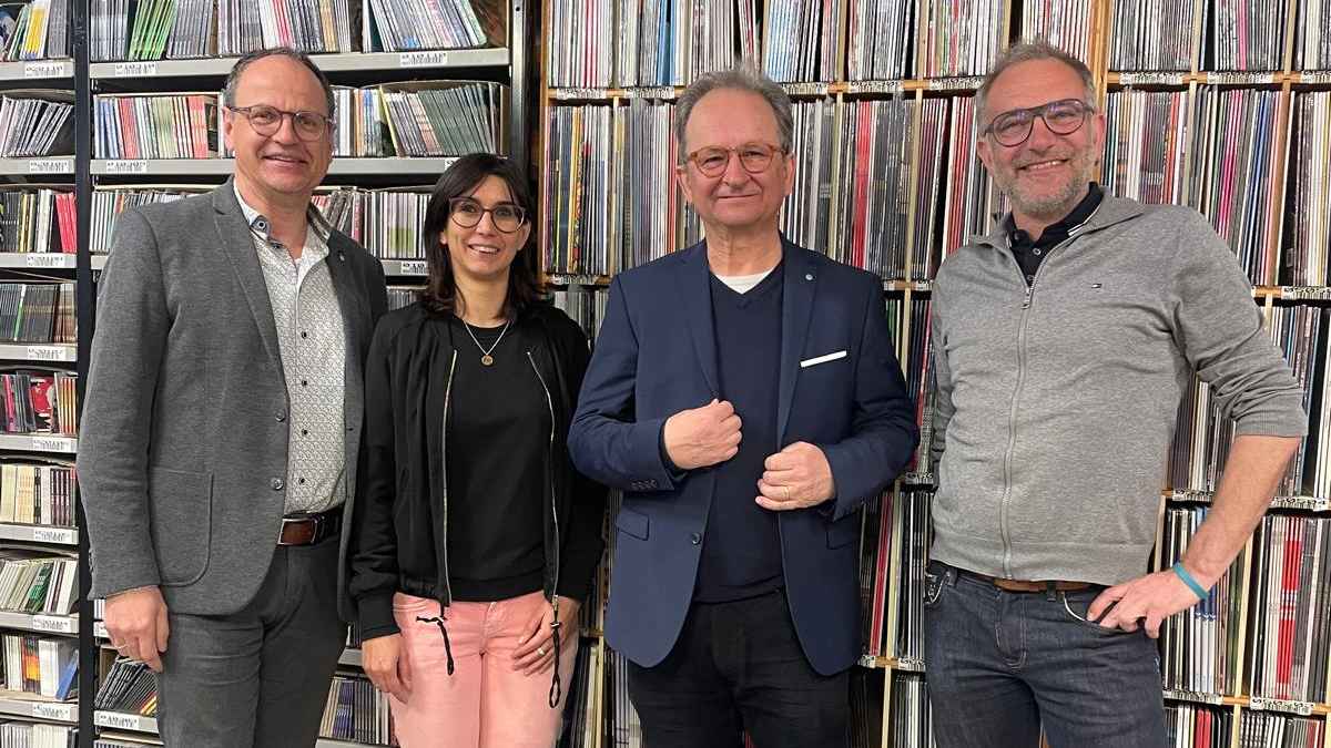8427aeb9 05ae 43c2 aade 3735fc8255f1 Ziehen fortan an einem Strang: (von links): Michael Hosp (CEO kdg Unternehmensgruppe), Verena Mayer-Rief (Leitung Kunden- und Prozessmanagement kdg medialog), Günter Hänssler (Eigentümer ...