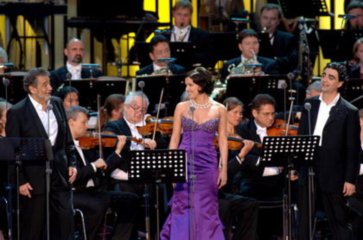 Prestigeträchtig und neue Geldquellen erschließend: Waldbühnenkonzert mit (v.l.n.r.) Domingo, Netrebko und Villazón
