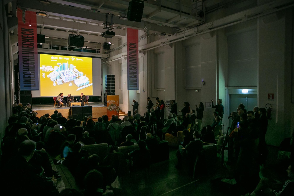 Hier findet das Linecheck Festival erneut statt: die Multifunktionshalle Base im Stadtteil Tortona