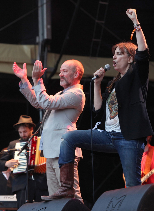 Zelebrierten "People Have The Power": Patti Smith, Michael Stipe (M.) und Daniel Kahn